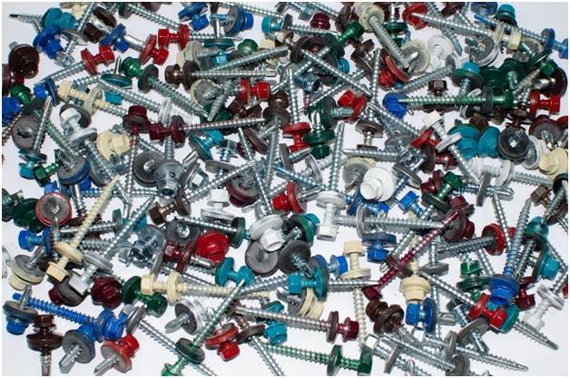 цветные кровельные самрезы для крепления профлиста на крыше