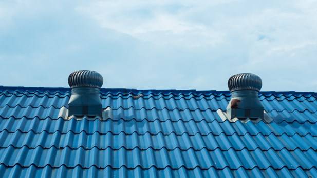 Каким образом вывести канал на крыше и металлочерепица – способы и методы