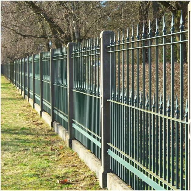 железные опоры для металлического забора