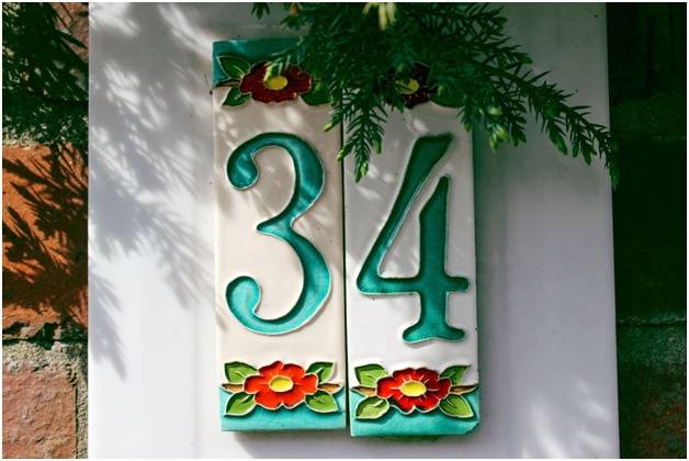 номерные, адресные таблички на забор и дом