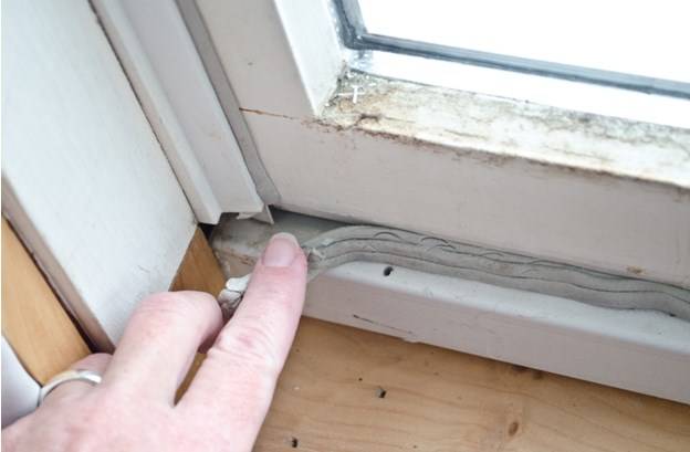 универсальные уплотнители самоклеящиеся – просты в монтаже и долговечные 