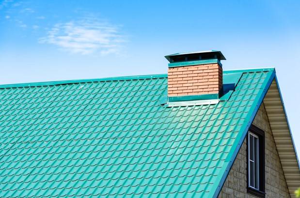 как герметизировать зазор под коньковой планкой