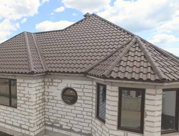 металлочерепица дешевле и легче в монтаже за ондулин