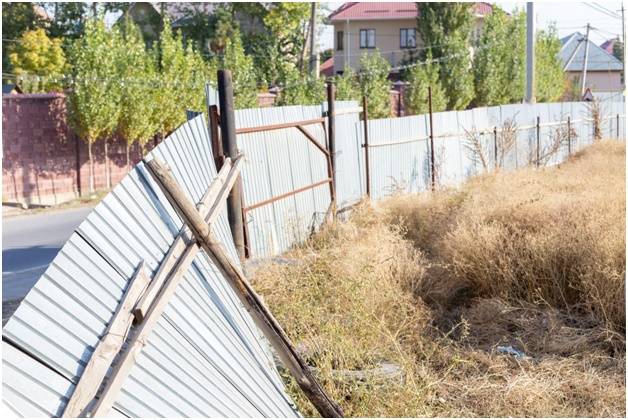  крепкий забор из профнастила