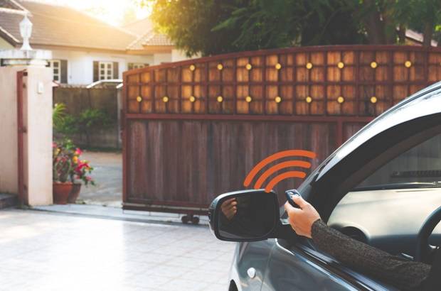 автоматические раздвижные ворота с дистанционным управлением от брелка