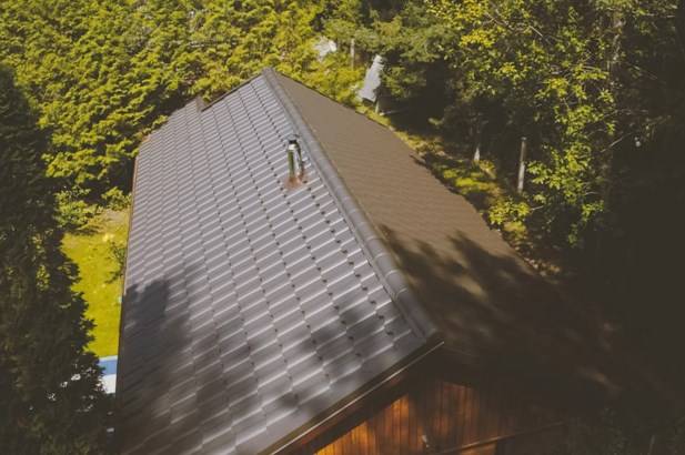 Пошаговое руководство по выводу вентиляции через крышу из металлочерепицы