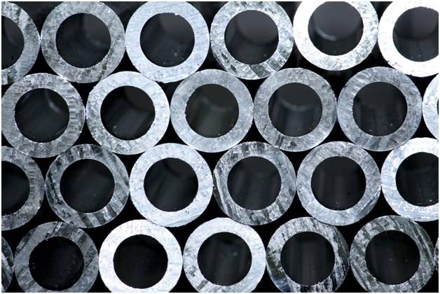 оцинкованная труба для монтажа системы отопления в частном доме