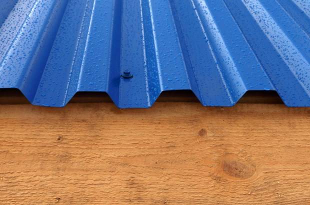 профнастил с односторонней покраской – лучших выбор для крыши дома