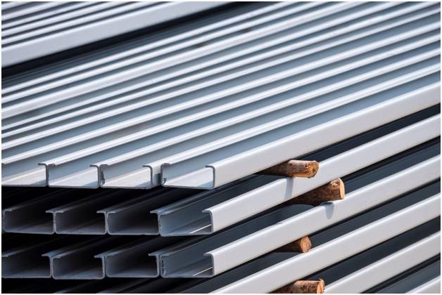 металлический швеллер